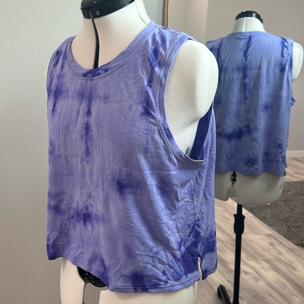 Train to Be Tank Top High-Low hem